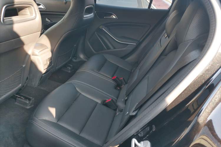 Used Mercedes-Benz GLA 2015 GLA 260 4MATIC Sport Edition Left Rear Seat