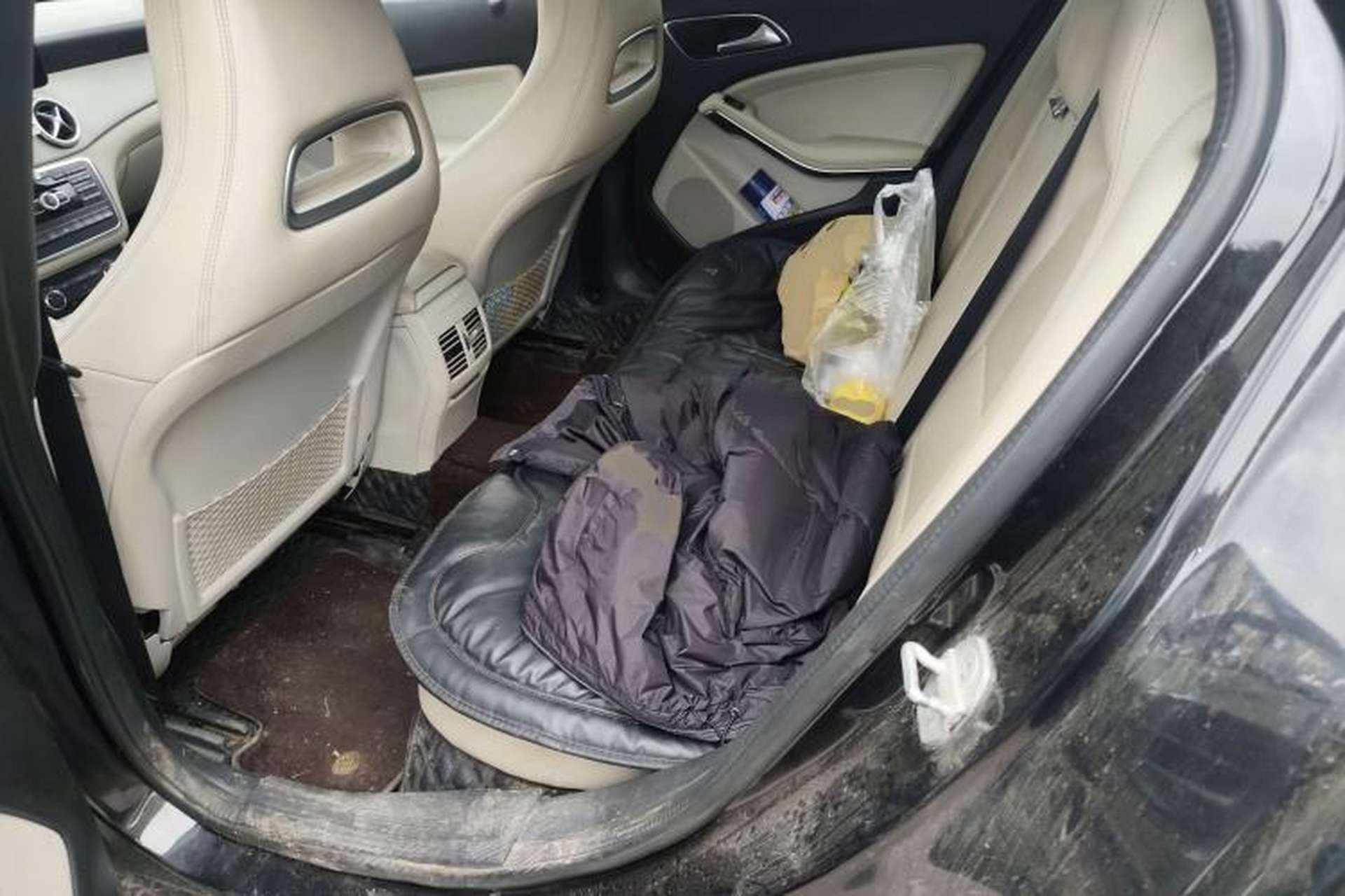 Used Mercedes-Benz GLA 2015 GLA 220 4MATIC Fashion Model Left Rear Seat