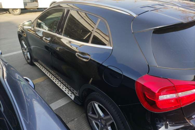 Used Mercedes-Benz GLA 2015 GLA 260 4MATIC Sport Edition Left Side