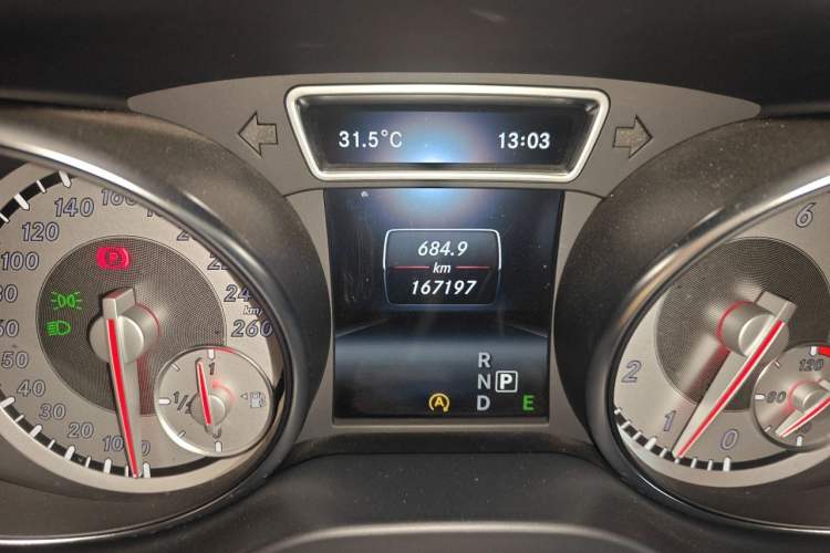 Used Mercedes-Benz GLA 2015 GLA 200 Fashion Model Odometer Close Up