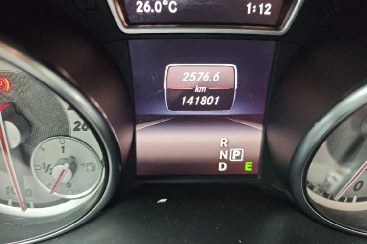 Used Mercedes-Benz GLA 2015 GLA 220 4MATIC Fashion Model Odometer Close Up