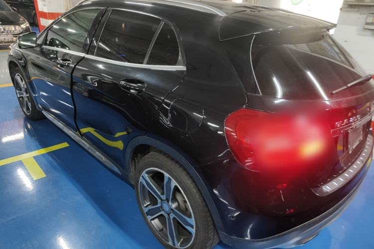 Used Mercedes-Benz GLA 2015 GLA 220 4MATIC Luxury Model Rear Left 45 Deg