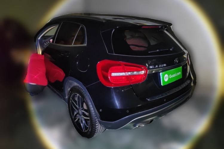 Used Mercedes-Benz GLA 2015 GLA 220 4MATIC Fashion Model Rear Left 45 Deg