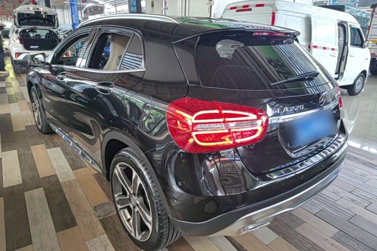 Used Mercedes-Benz GLA 2015 GLA 220 4MATIC Luxury Model Rear Left 45 Deg