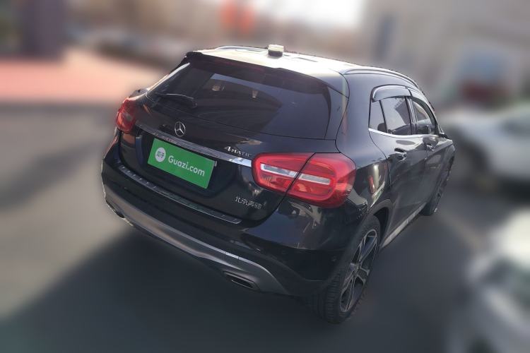 Used Mercedes-Benz GLA 2015 GLA 220 4MATIC Luxury Model Rear Right 45 Deg