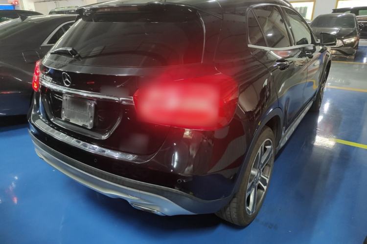 Used Mercedes-Benz GLA 2015 GLA 220 4MATIC Luxury Model Rear Right 45 Deg