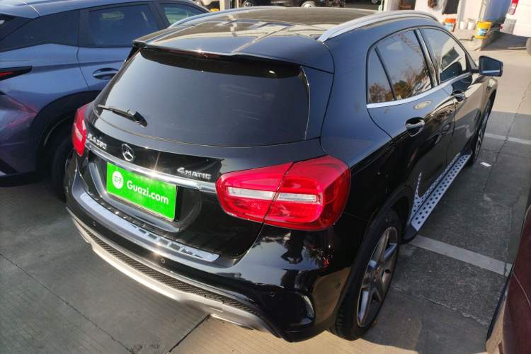 Used Mercedes-Benz GLA 2015 GLA 260 4MATIC Sport Edition Rear Right 45 Deg