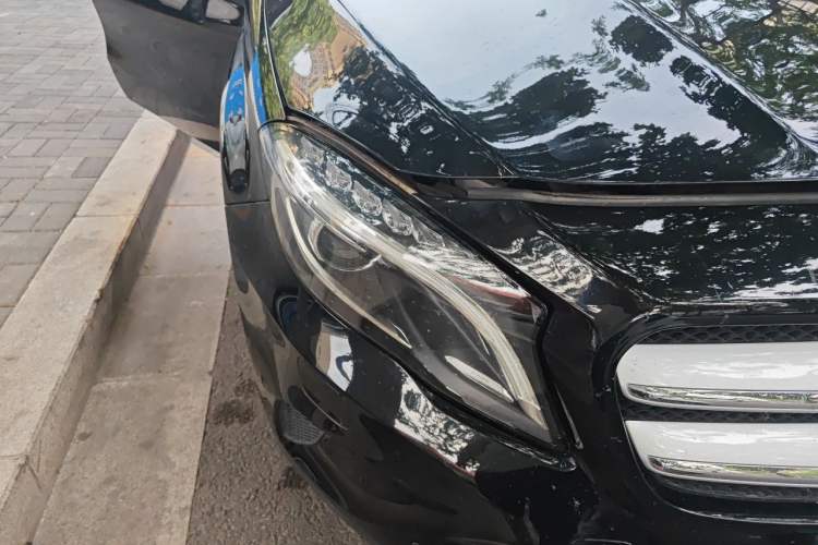 Used Mercedes-Benz GLA 2015 GLA 220 4MATIC Fashion Model Right Front Headlight