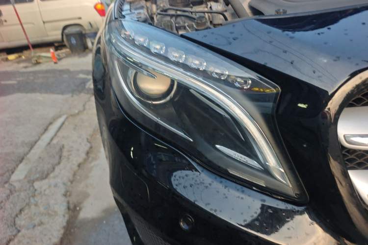 Used Mercedes-Benz GLA 2015 GLA 260 4MATIC Sport Edition Right Front Headlight