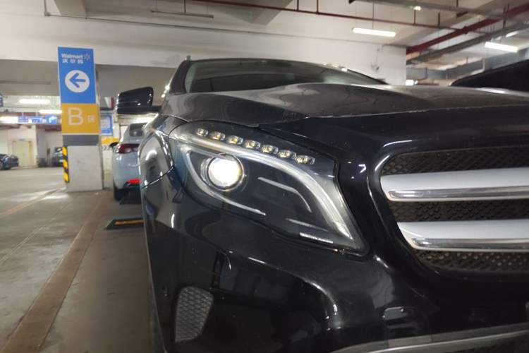 Used Mercedes-Benz GLA 2015 GLA 200 Fashion Model Right Front Headlight