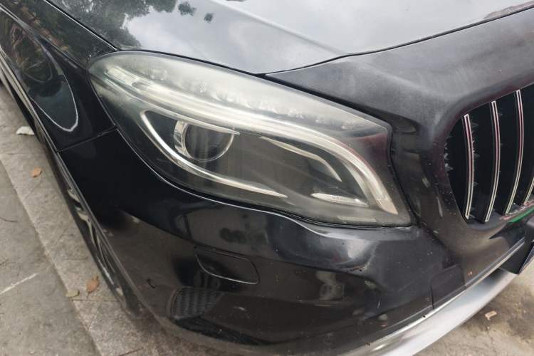 Used Mercedes-Benz GLA 2015 GLA 220 4MATIC Fashion Model Right Front Headlight