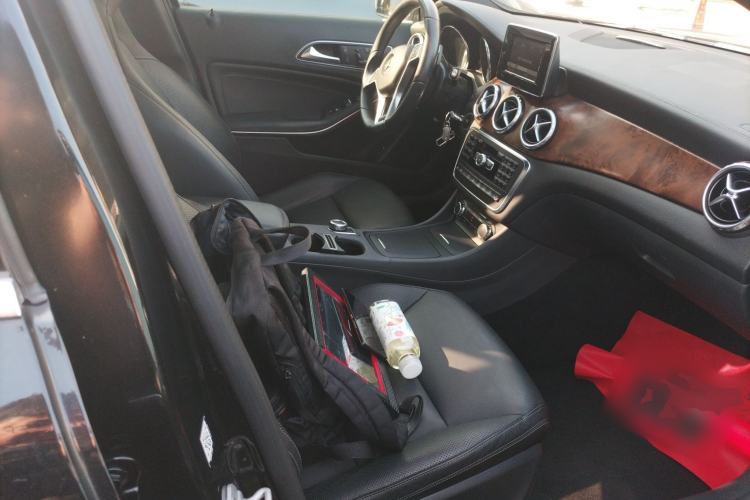 Used Mercedes-Benz GLA 2015 GLA 260 4MATIC Sport Edition Right Front Seat