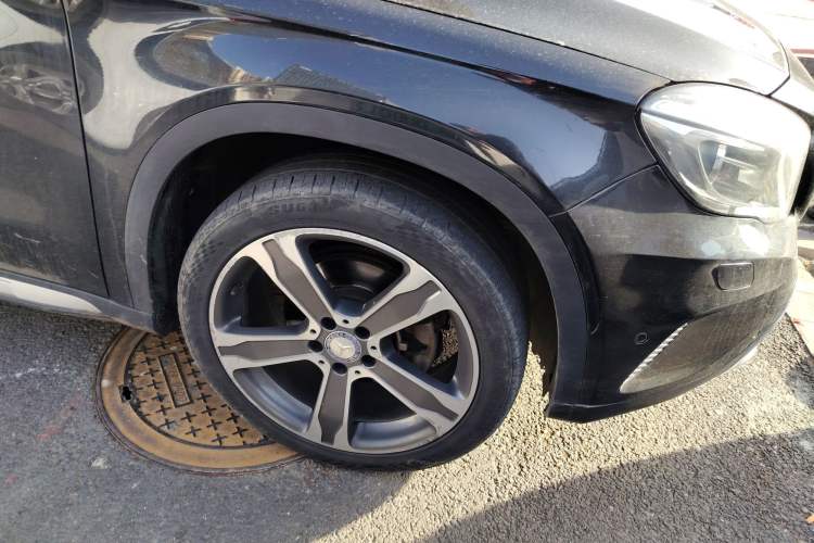 Used Mercedes-Benz GLA 2015 GLA 220 4MATIC Luxury Model Right Front Wheel Hub