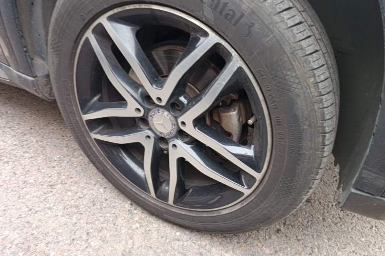 Used Mercedes-Benz GLA 2015 GLA 200 Fashion Model Right Front Wheel Hub