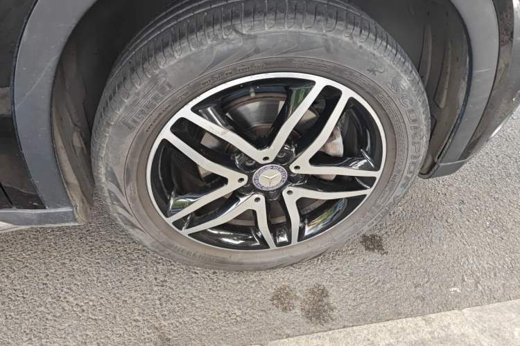 Used Mercedes-Benz GLA 2015 GLA 220 4MATIC Fashion Model Right Front Wheel Hub