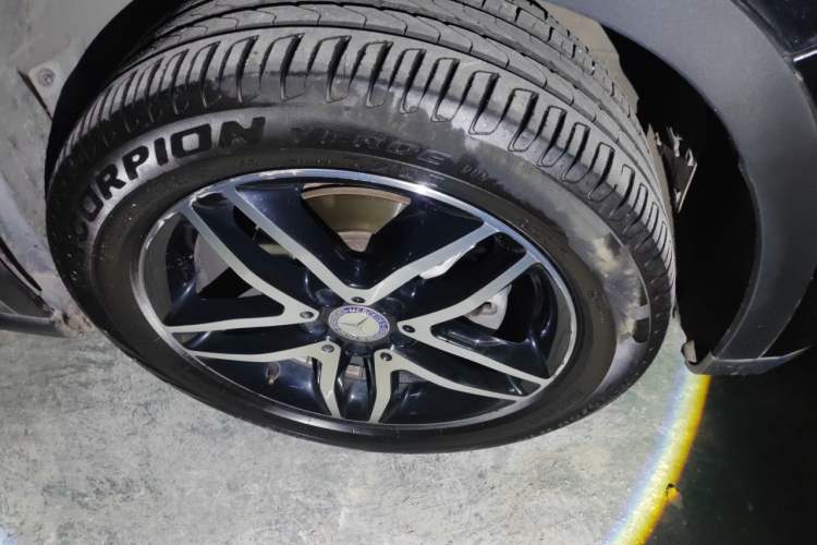 Used Mercedes-Benz GLA 2015 GLA 220 4MATIC Fashion Model Right Front Wheel Hub