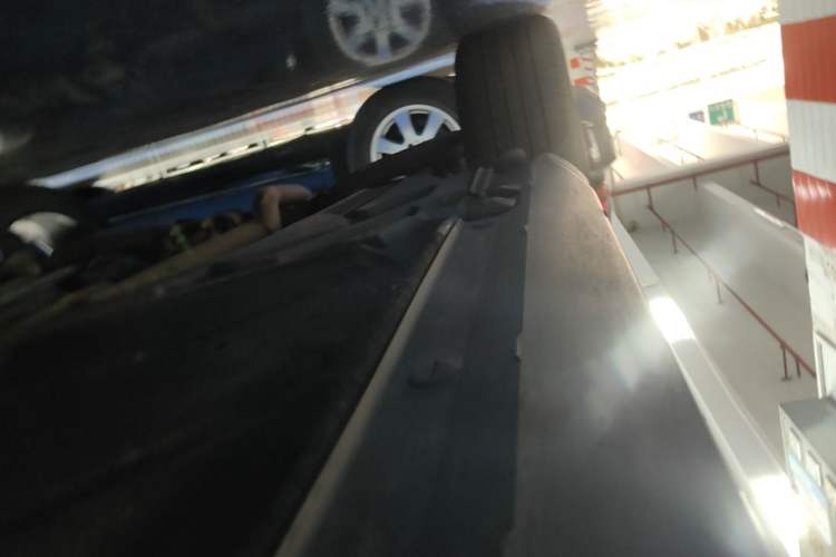 Used Mercedes-Benz GLA 2015 GLA 220 4MATIC Luxury Model Right Side Sill