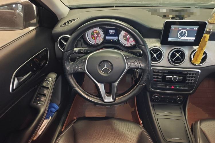 Used Mercedes-Benz GLA 2015 GLA 200 Fashion Model Steering Wheel