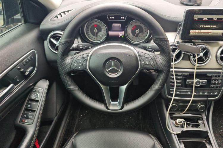 Used Mercedes-Benz GLA 2015 GLA 220 4MATIC Fashion Model Steering Wheel