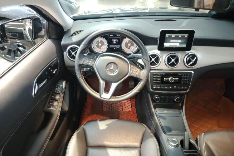 Used Mercedes-Benz GLA 2015 GLA 220 4MATIC Fashion Model Steering Wheel