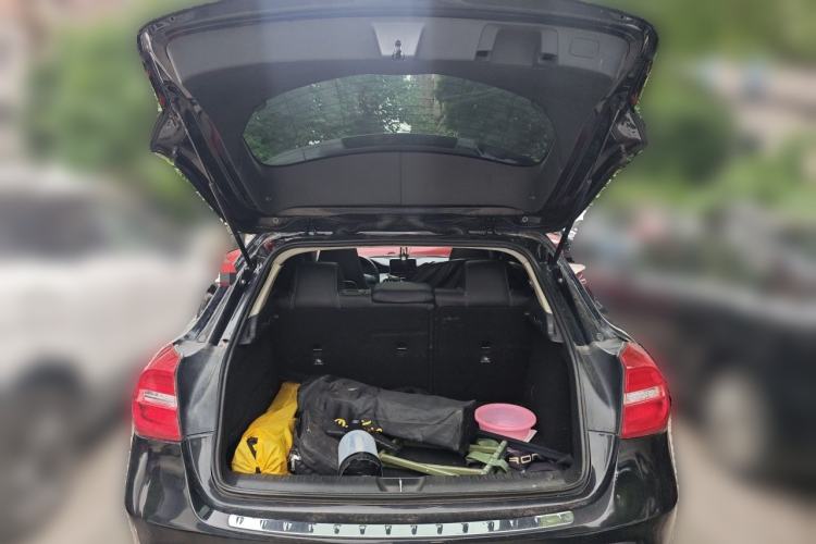 Used Mercedes-Benz GLA 2015 GLA 220 4MATIC Fashion Model Trunk