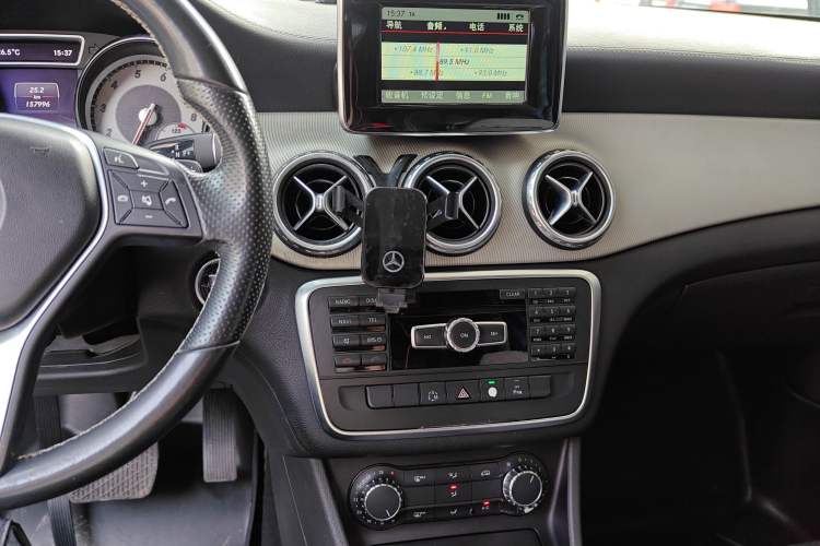 Used Mercedes-Benz GLA 2015 GLA 200 Fashion Model Audio And AC Panel