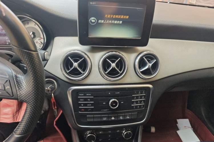 Used Mercedes-Benz GLA 2015 GLA 200 Fashion Model Audio And AC Panel