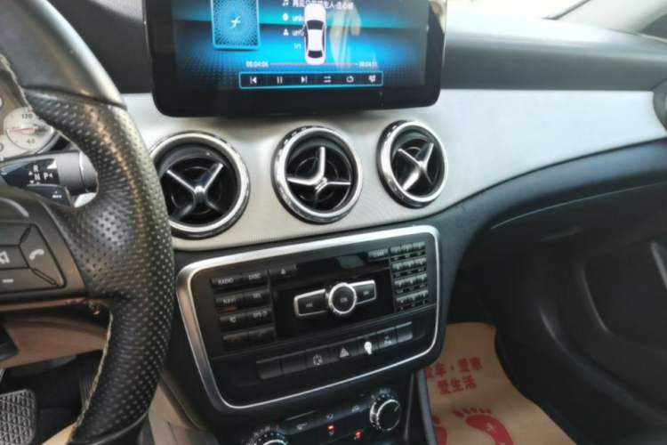 Used Mercedes-Benz GLA 2015 GLA 200 Fashion Model Audio And AC Panel