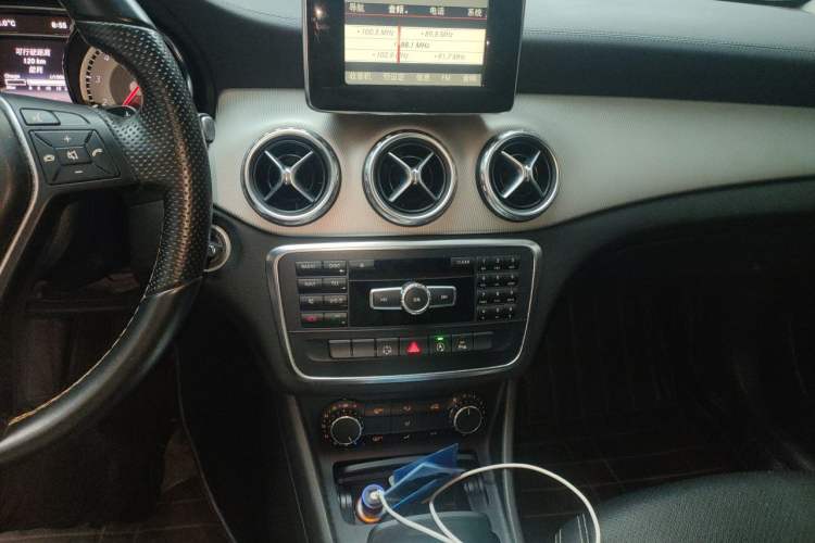 Used Mercedes-Benz GLA 2015 GLA 200 Fashion Model Audio And AC Panel