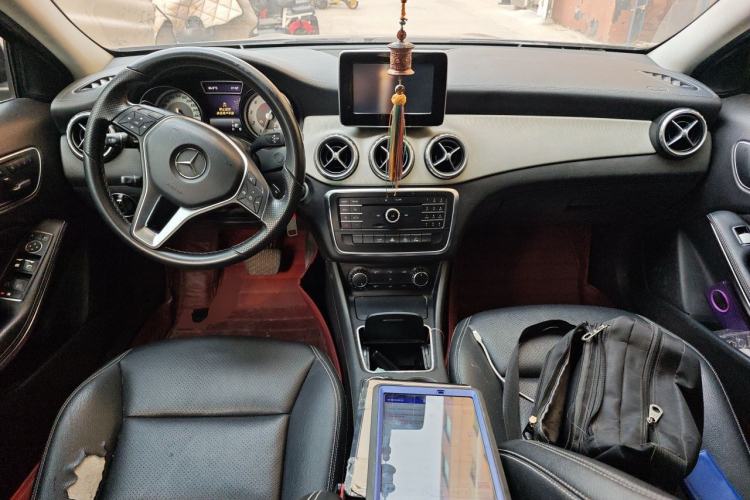 Used Mercedes-Benz GLA 2015 GLA 200 Fashion Model Center Console