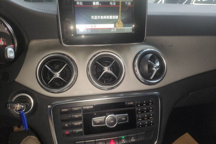 Used Mercedes-Benz GLA 2015 GLA 200 Fashion Model Center Console