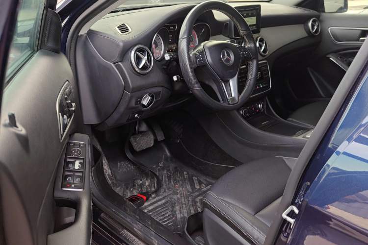 Used Mercedes-Benz GLA 2015 GLA 200 Fashion Model Driver Seat