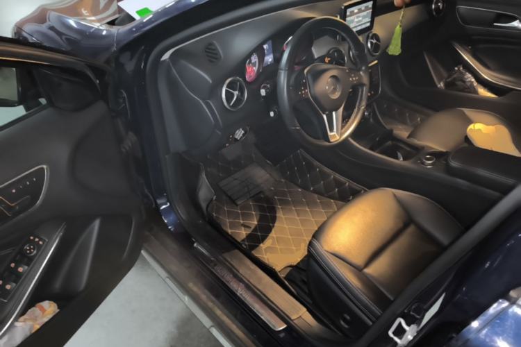 Used Mercedes-Benz GLA 2015 GLA 200 Sport Edition Driver Seat