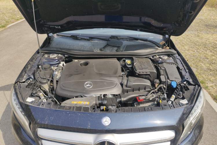 Used Mercedes-Benz GLA 2015 GLA 200 Fashion Model Engine Bay