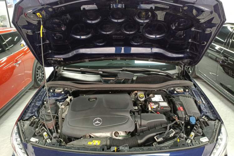 Used Mercedes-Benz GLA 2015 GLA 200 Fashion Model Engine Bay