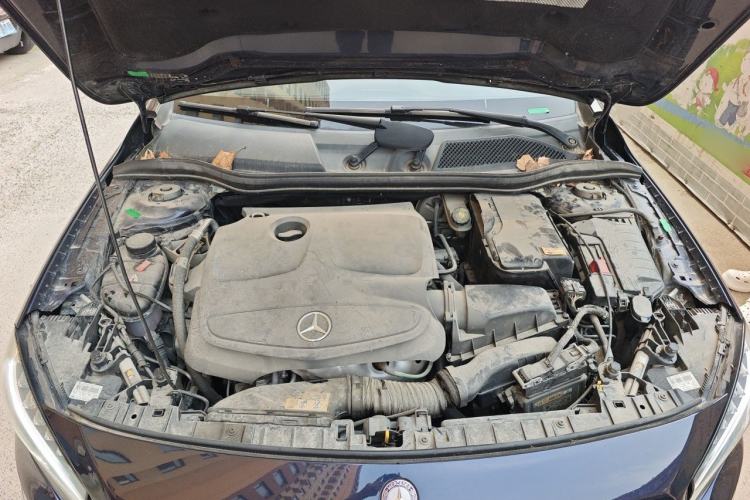 Used Mercedes-Benz GLA 2015 GLA 200 Fashion Model Engine Bay
