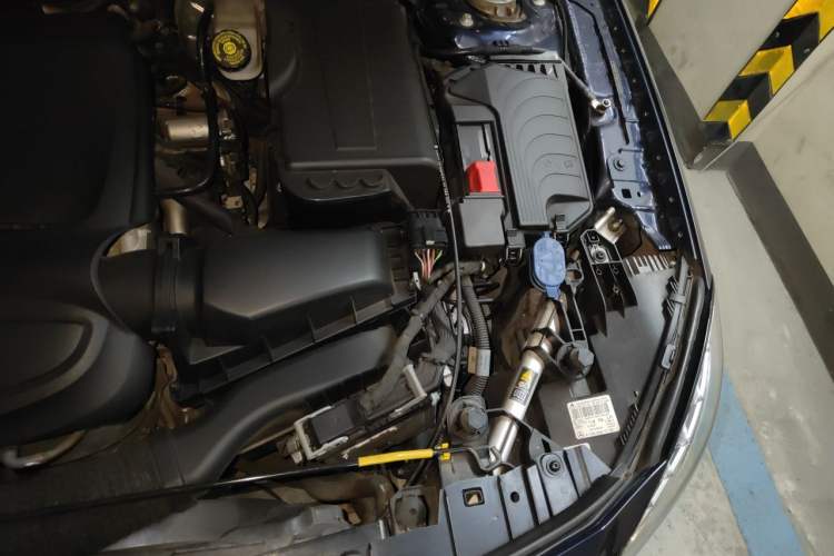 Used Mercedes-Benz GLA 2015 GLA 220 4MATIC Fashion Model Engine Bay Left
