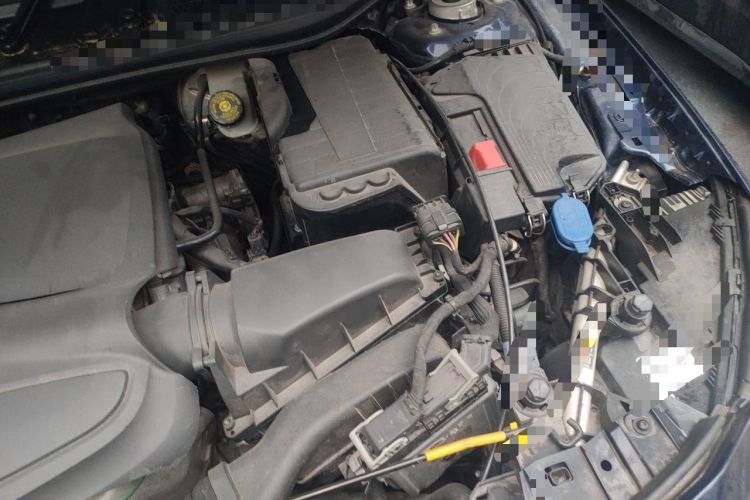 Used Mercedes-Benz GLA 2015 GLA 200 Fashion Model Engine Bay Left