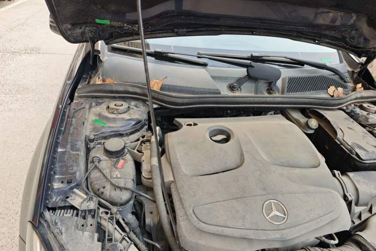 Used Mercedes-Benz GLA 2015 GLA 200 Fashion Model Engine Bay Right