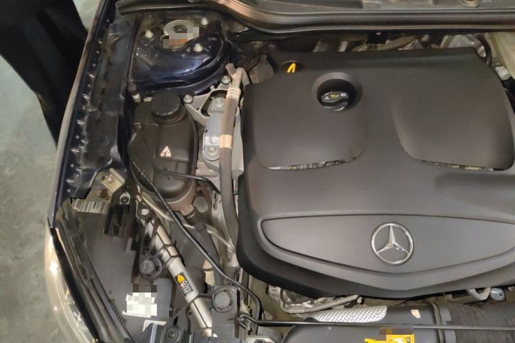 Used Mercedes-Benz GLA 2015 GLA 220 4MATIC Fashion Model Engine Bay Right