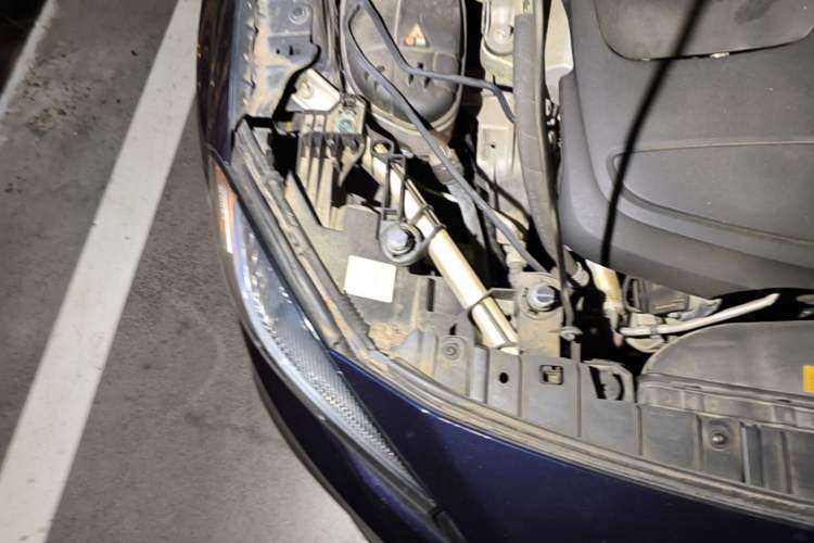 Used Mercedes-Benz GLA 2015 GLA 200 Sport Edition Engine Bay Right
