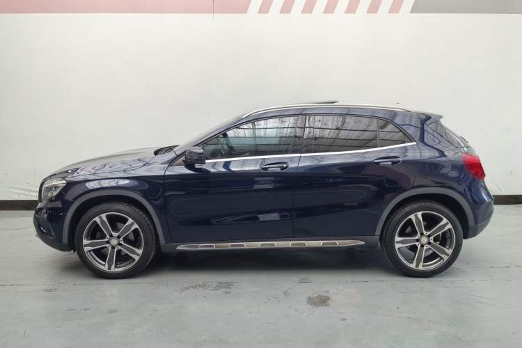 Used Mercedes-Benz GLA 2015 GLA 220 4MATIC Luxury Model Exterior 12