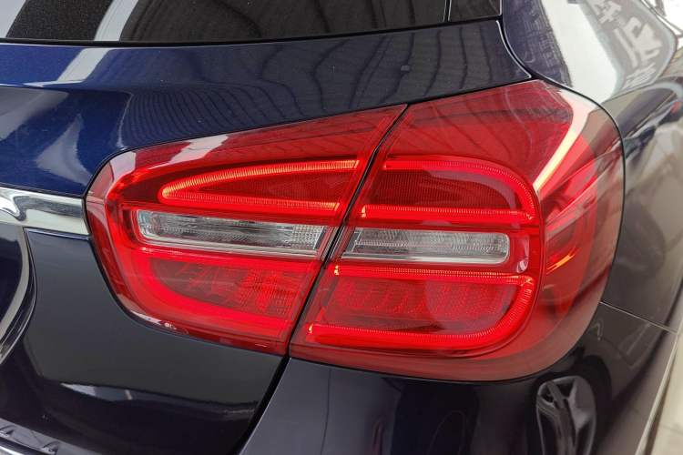 Used Mercedes-Benz GLA 2015 GLA 200 Fashion Model Exterior 3