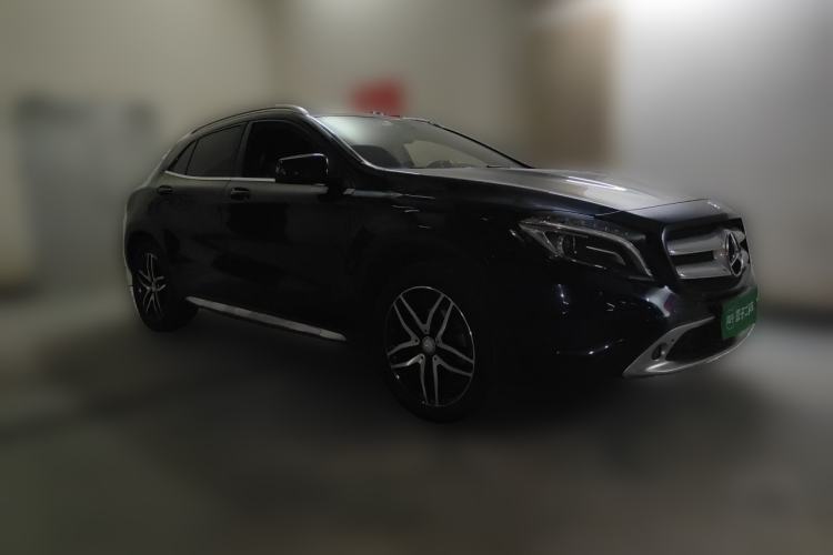 Used Mercedes-Benz GLA 2015 GLA 220 4MATIC Fashion Model Front Right 45 Deg