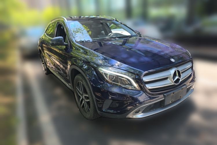 Used Mercedes-Benz GLA 2015 GLA 200 Fashion Model Front Right 45 Deg