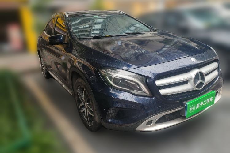 Used Mercedes-Benz GLA 2015 GLA 200 Fashion Model Front Right 45 Deg