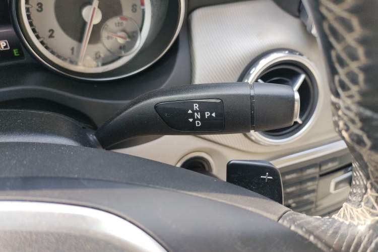 Used Mercedes-Benz GLA 2015 GLA 200 Fashion Model Gear Lever