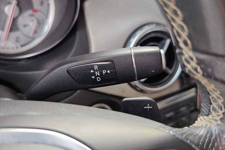 Used Mercedes-Benz GLA 2015 GLA 200 Fashion Model Gear Lever