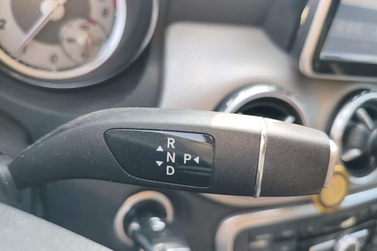 Used Mercedes-Benz GLA 2015 GLA 200 Sport Edition Gear Lever