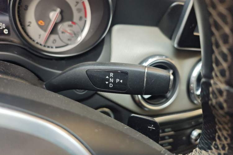 Used Mercedes-Benz GLA 2015 GLA 200 Fashion Model Gear Lever